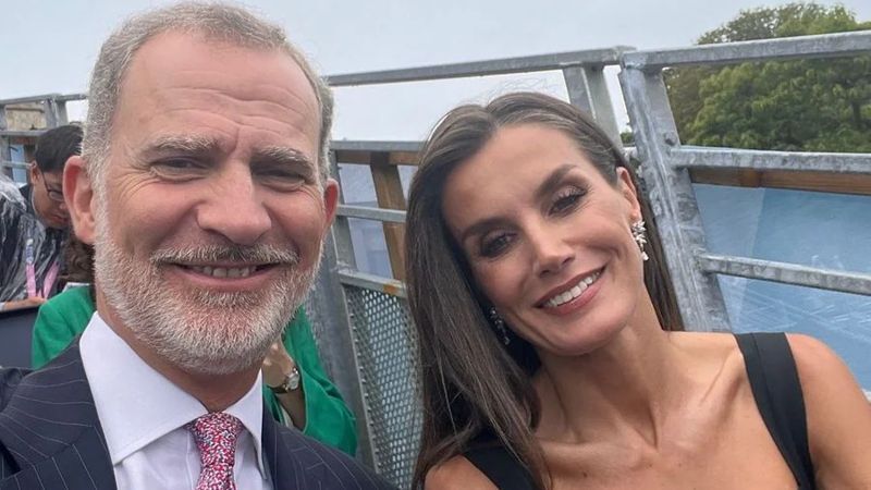 Selfie med kong Felipe VI og dronning Letizia